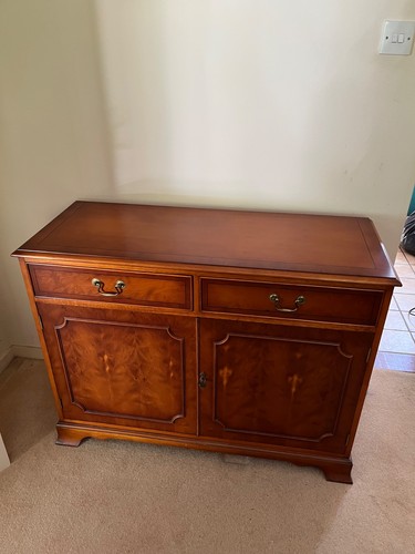 Yew door drawer - 2-door, 2-drawer