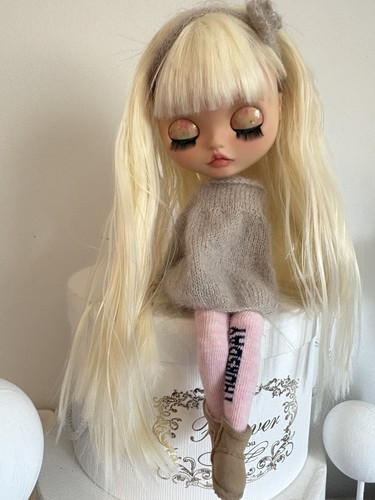 Blythe doll with hands - blythe,