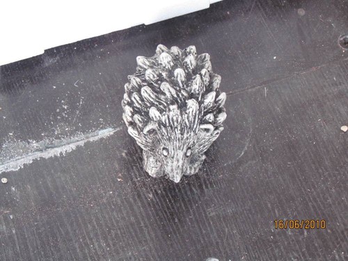 Hedgehog concrete garden - hedgehog,