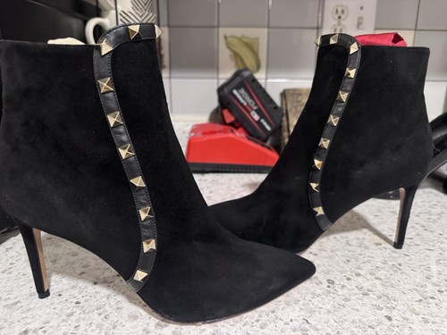 Authentic valentino garavani - authentic,