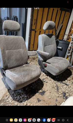 Swivel captain seats - captain,