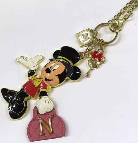 Minnie mouse figurine - minnie,
