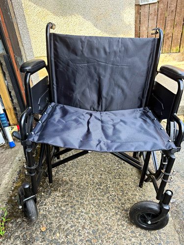 Free manual wheelchair - be,