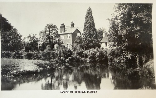 House retreat pleshey - retreat,