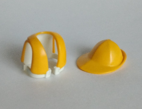 Playmobil yellow hat - ,