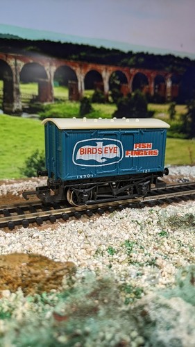 Vintage hornby gauge model - oo,