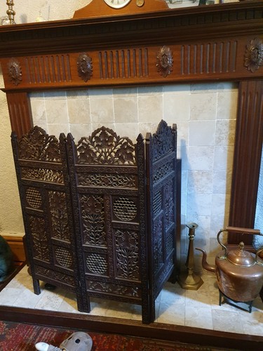 Carved wooden folding screen - carved,