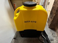 Water spray backpack