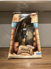 Playmates Toys Tomb Raider Lara Croft - In Wet Suit Action Figure BOXED