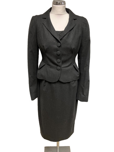 Bnwt bennett tresle - bnwt,