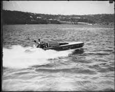 Motor yacht Century Tire in