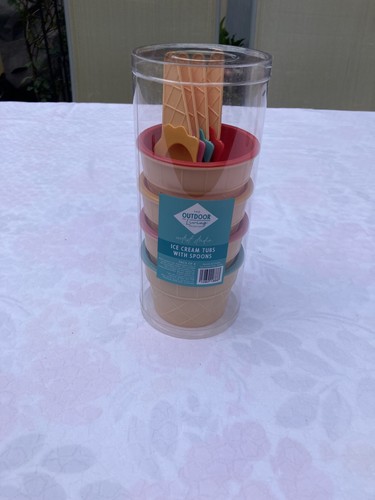 Ice cream waffle tubs - cream, with