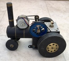 VINTAGE BATTERY POWERED MODEL