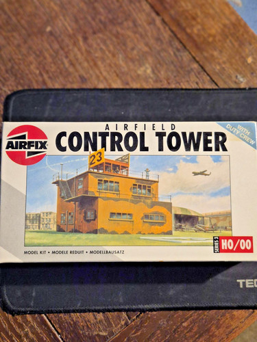 Airfix airfield control tower - airfield,