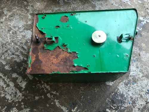 Metal hydraulic oil