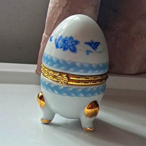 Trinket box blue white - white, floral
