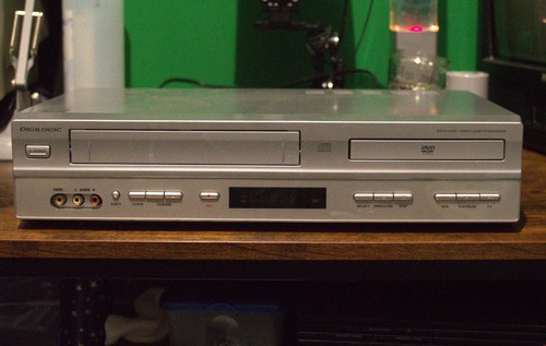 Dvd vcr combo - dvd/vcr, digilogic