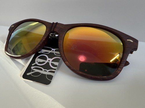 Dark wood grain look - dark,