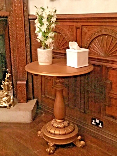 Gilded round table sturdy - table,