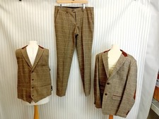 Marc Darcy Men's Tan Herringbone DX7 3 Piece Suit Jacket 42R & Trousers 36L