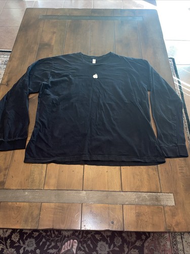 Apple store employee uniform - store,