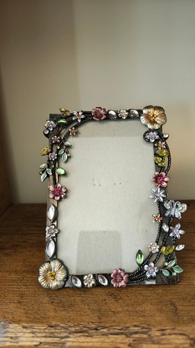 Vintage jewelled enamel