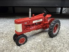 ERTL 1/32 MCCORMICK FARMALL