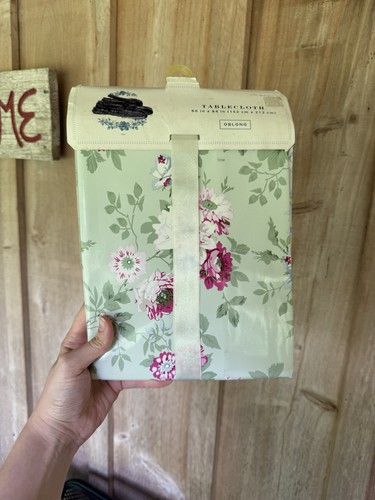 Shabby chic vinyl tablecloth - shabby,