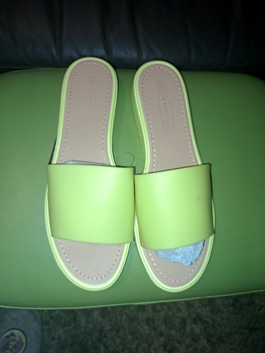 Jelly sandals 00 - jelly, £5.00