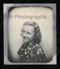 STUDIO PIC HAPPY WOMAN LADY