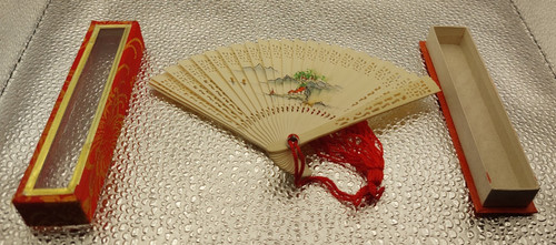 Vintage plastic - vintage, (ivory?)
