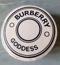 Burberry Godess Cluch/make-up