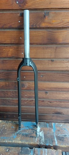 Lutu alloy forks with disc