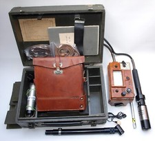 FULLY WORKING  VINTAGE COLD ERA DP-66 GEIGER COUNTER DEDECTOR