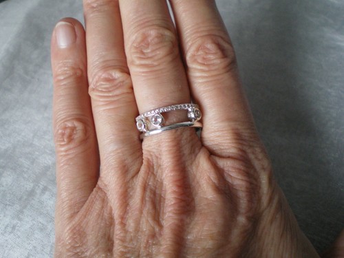 White topaz trilogy ring - white, 0.6