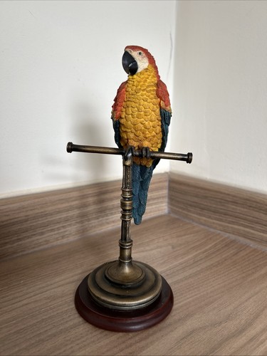 The leonardo collection - collection, macaw