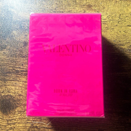 Valentino born roma donna - born,