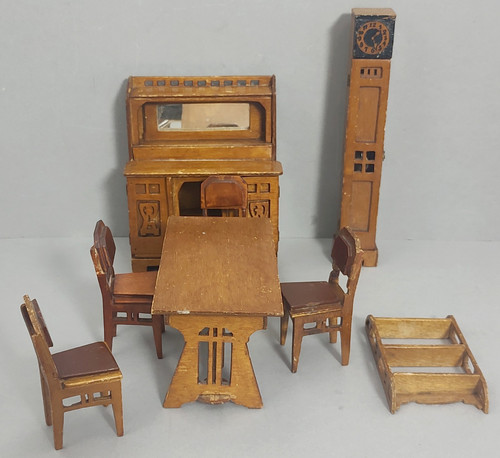 Antique 1920s dolls - , house