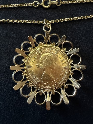 22ct yellow gold sovereign - 22ct,