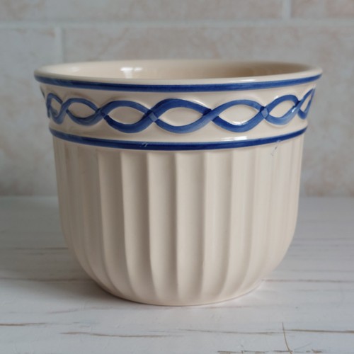 Ribbed planter plant - pot, cream