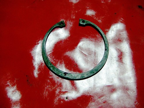 Circlip release bearing