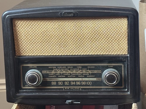 Vintage bush radio - bush, vhf90