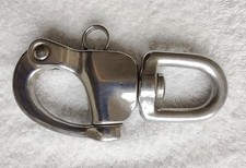 Stainless swivel snap shackle 8mm diameter eye, 10mm diameter piston.