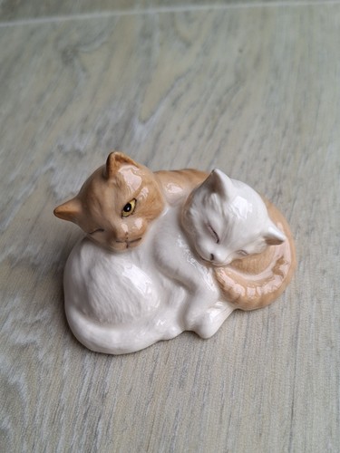 Royal doulton sleeping cats - doulton,