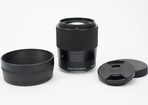 Sigma 30mm dc dn - 30mm,