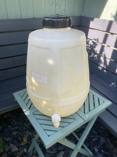 Beer pressure barrel with tap - pressure,