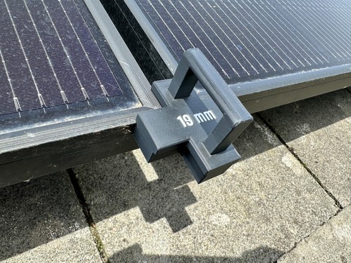 Solar panel spacer gap - panel,