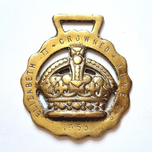 Royal coronation horse brass - royal,