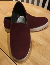 Stuart Weitzman  maroon suede