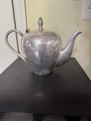 Unmarked hinged lid teapot - hinged,